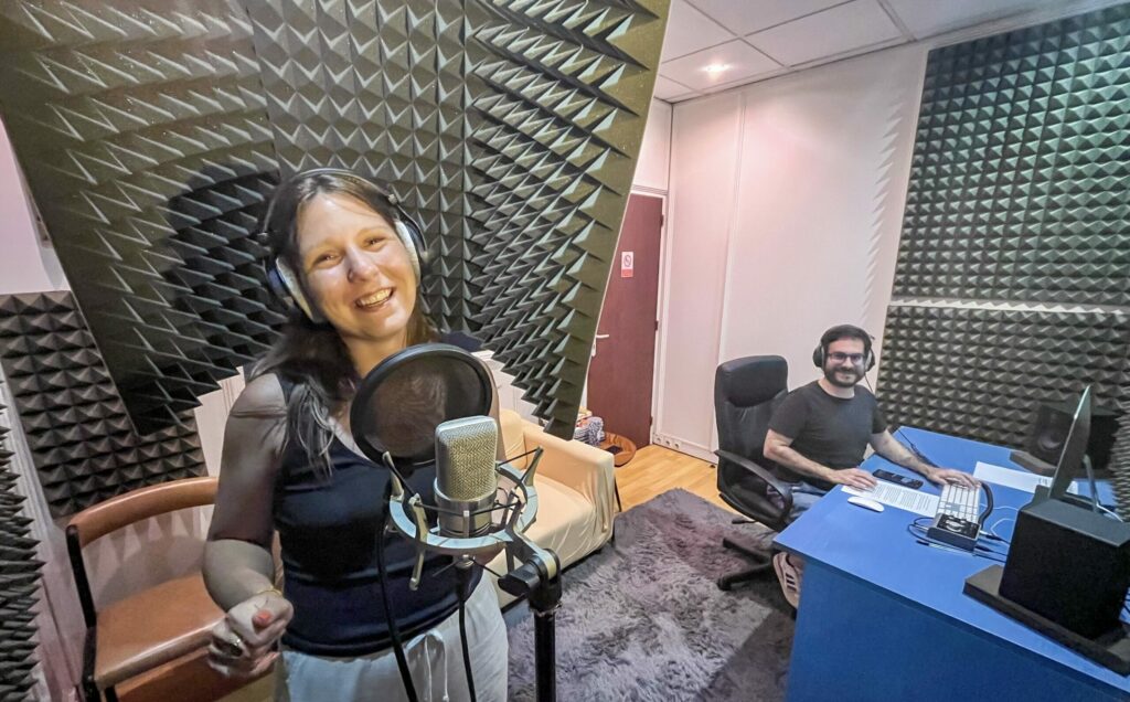 voix off professionnelle pour vidéos humanitaires